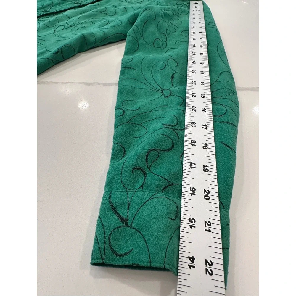 Sag Harbor Green Embroidered Swirl Button Down Sueded Shirt Sz Petite Medium Top